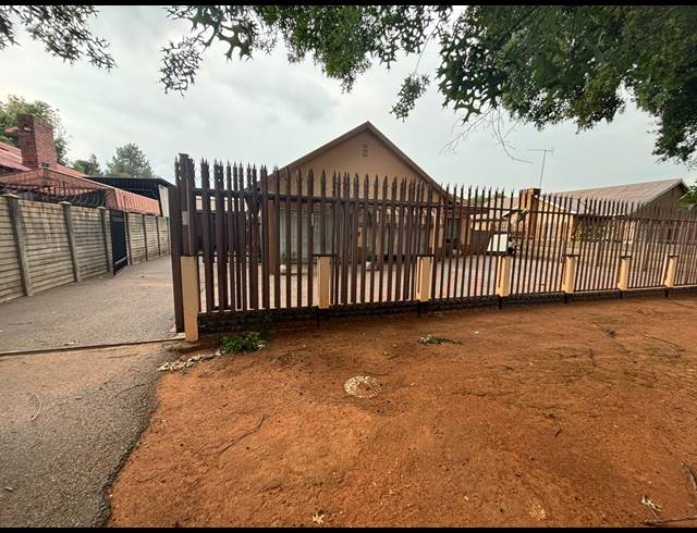 3 BEDROOM HOUSE FOR SALE IN VANDERBIJLPARK CE 1